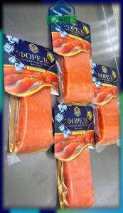 Форель радужная морская слабосолёная филе кусок на коже +-250 гр. В/У.