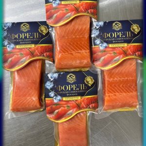 Форель радужная морская слабосолёная филе кусок на коже +-250 гр. В/У.