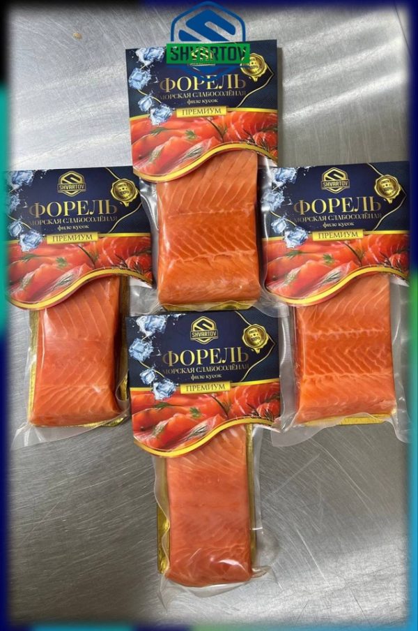 Форель радужная морская слабосолёная филе кусок на коже +-250 гр. В/У.