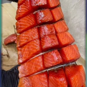 Форель радужная морская холодного копчения филе пласт на коже. ЮКОЛА.