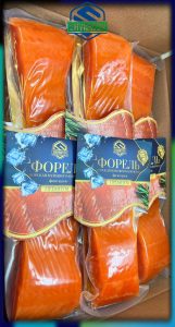 Форель радужная морская холодного копчения филе кусок на коже +-250 гр. В/У.