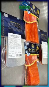 Форель радужная морская холодного копчения филе кусок на коже +-250 гр. В/У.